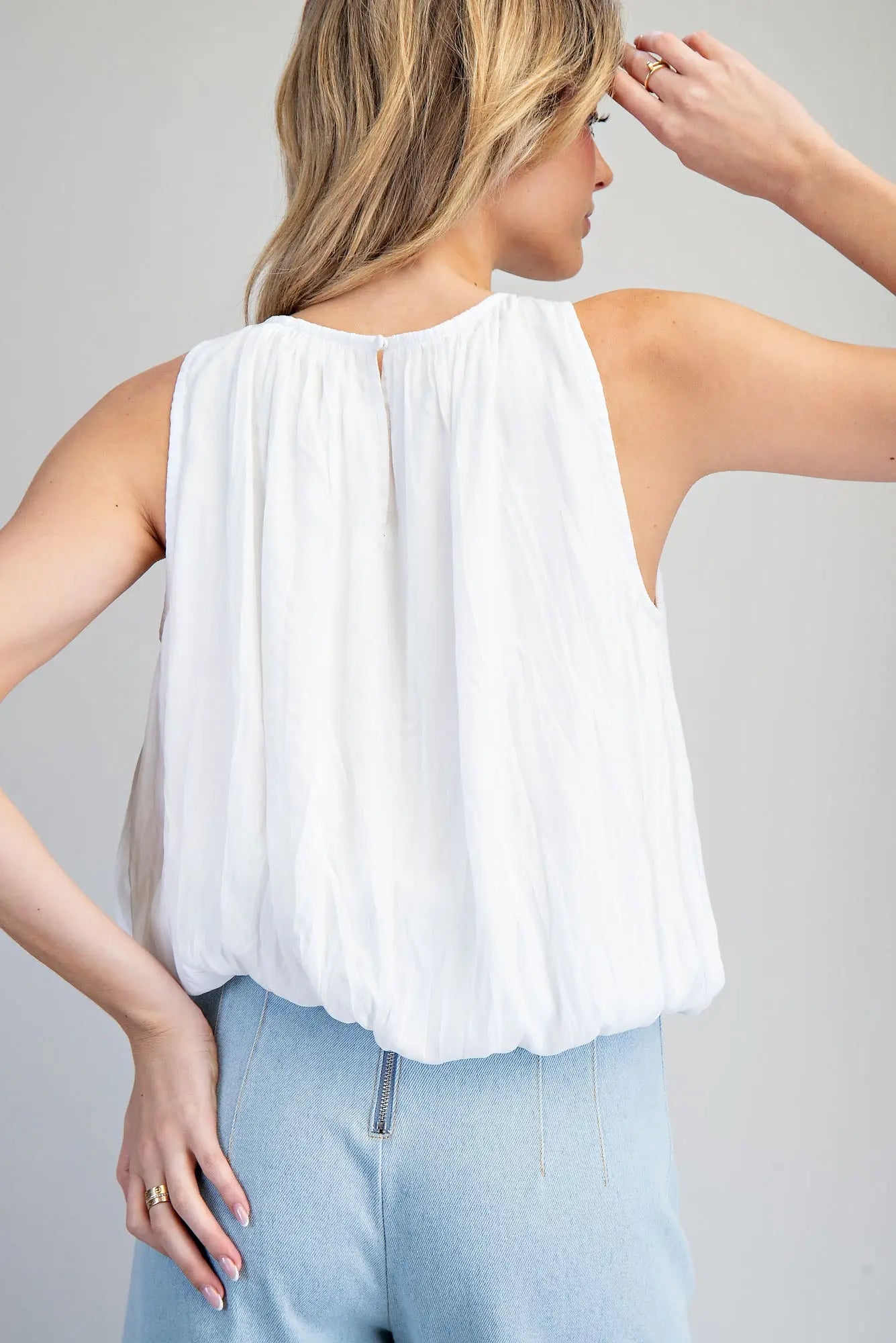 SLEEVELESS TOP/ BLOUSE