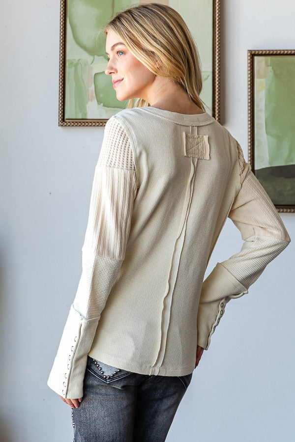 WASHED FITTED TEXTURED KNIT TOP