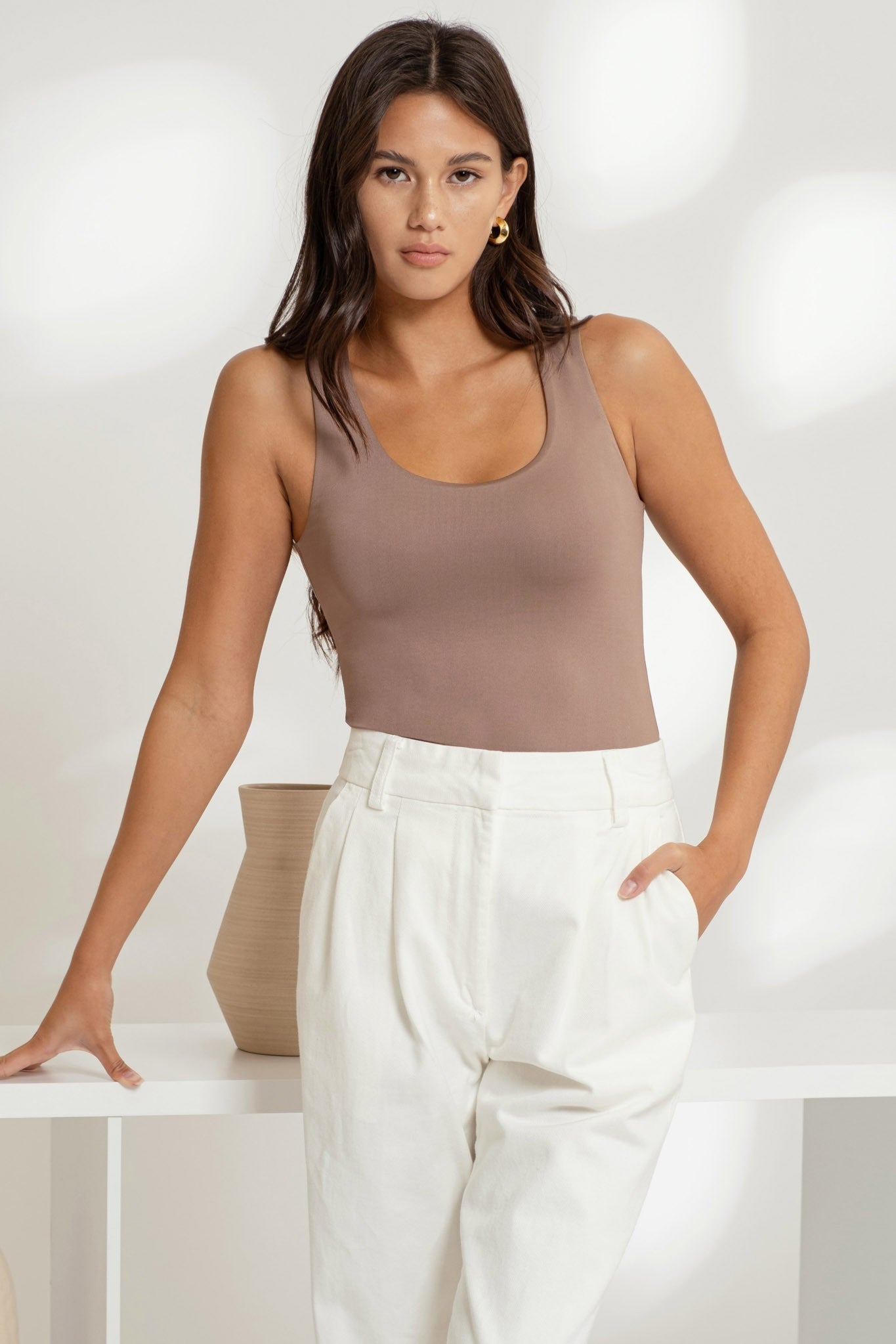 REVERSIBLE SCOOP NECK SLEEVELESS KNIT TOP