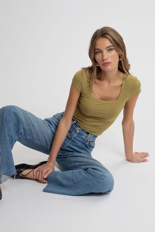 SEAMLESS SCOOP NECK SHORT SLEEVE KNIT TOP