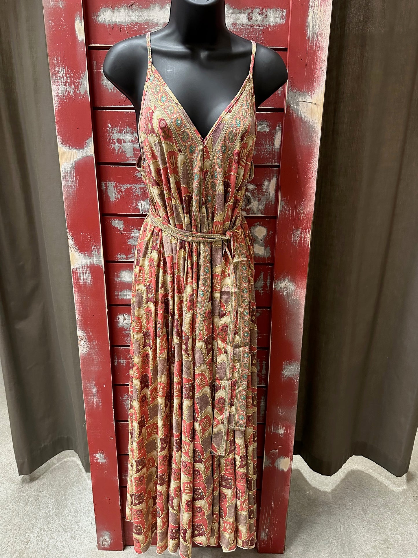 SALMA V MAXI DRESS