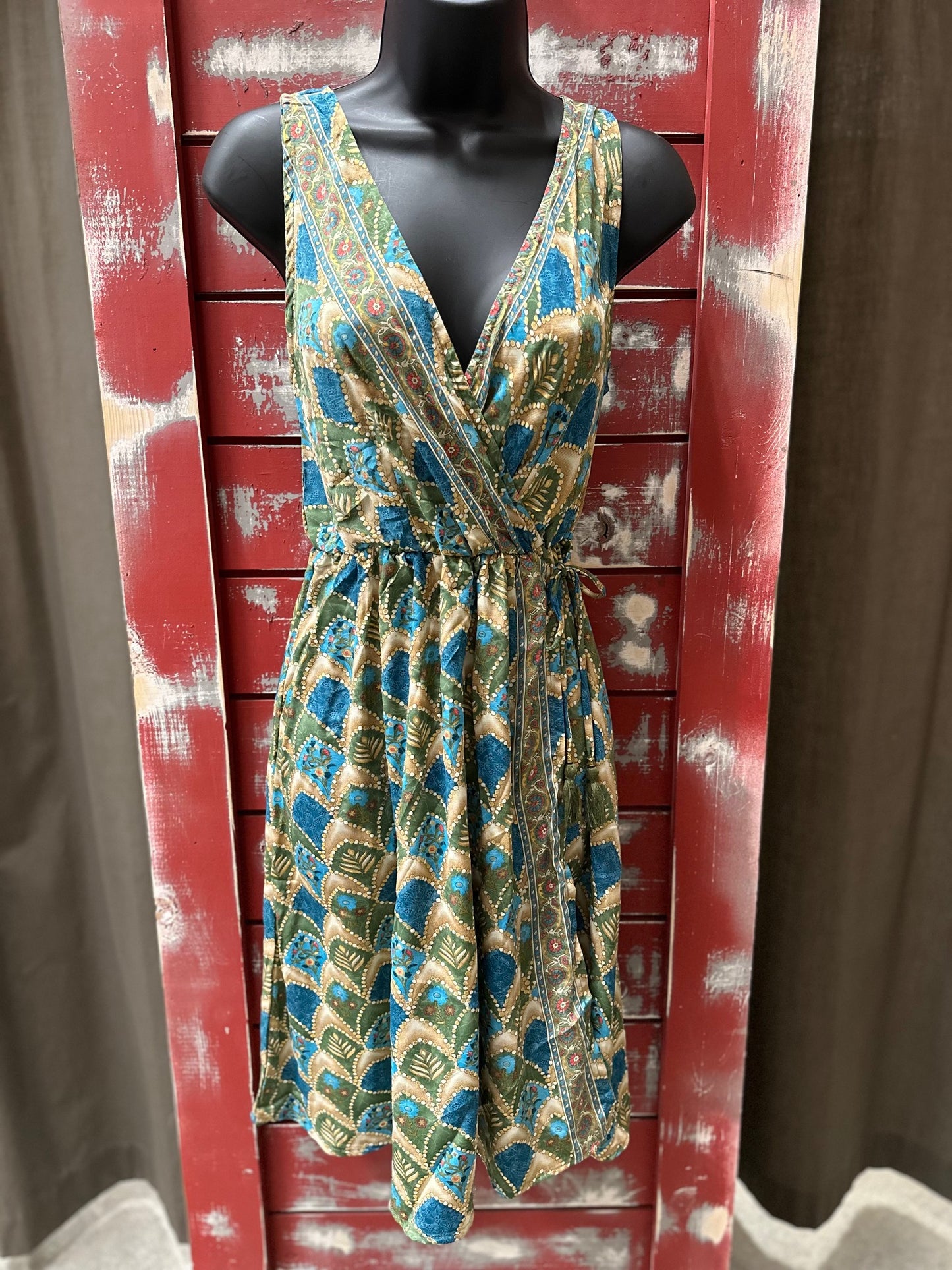 DALAH SLEEVELESS MIDI DRESS