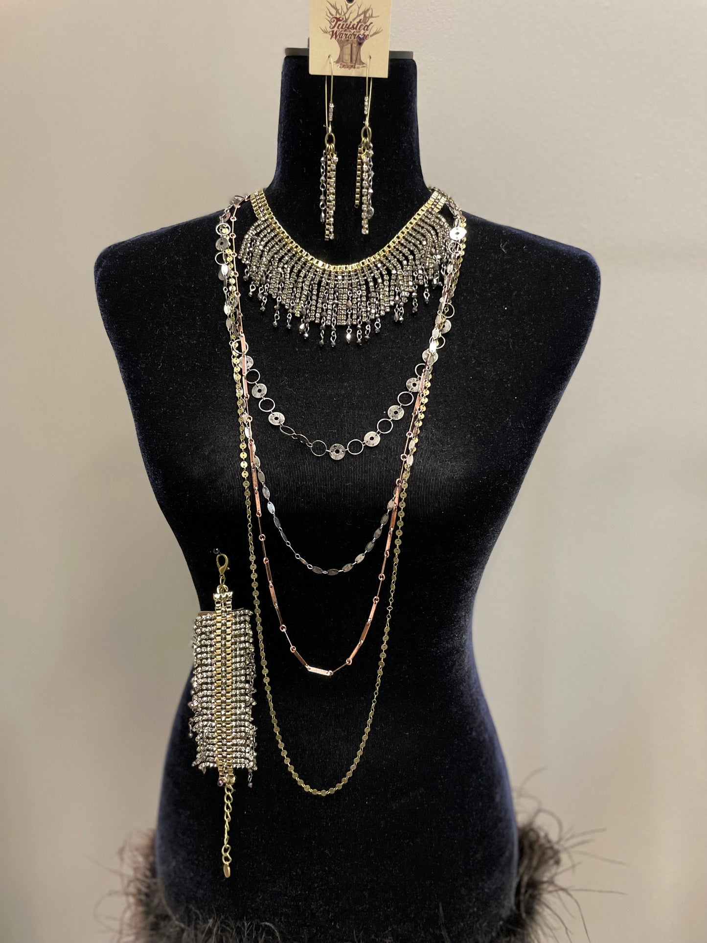 RHINESTONE FRINGE BIBB NECKLACE