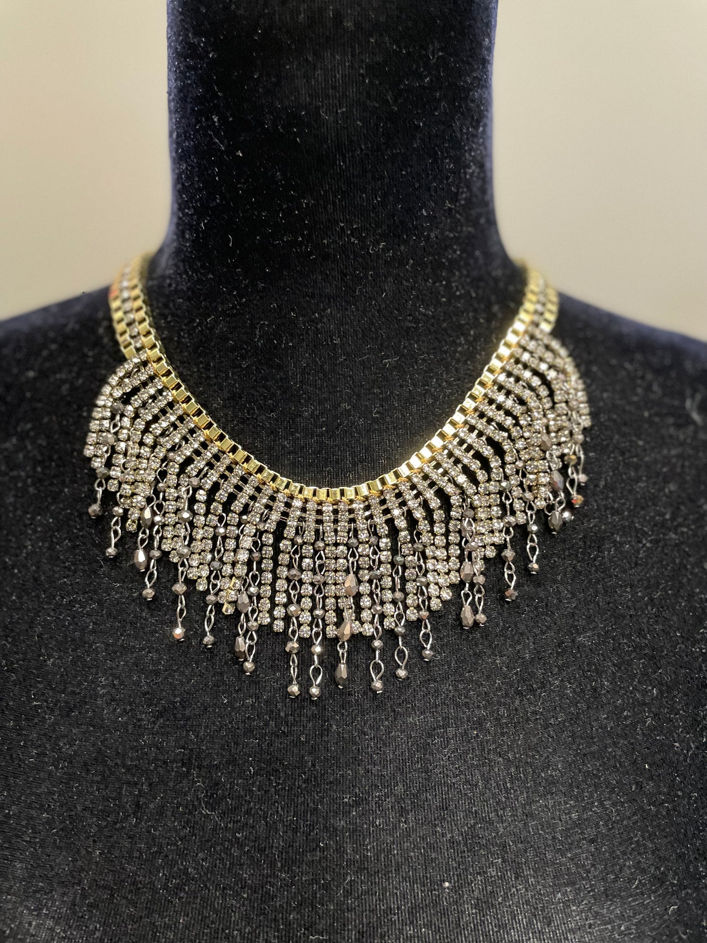 RHINESTONE FRINGE BIBB NECKLACE