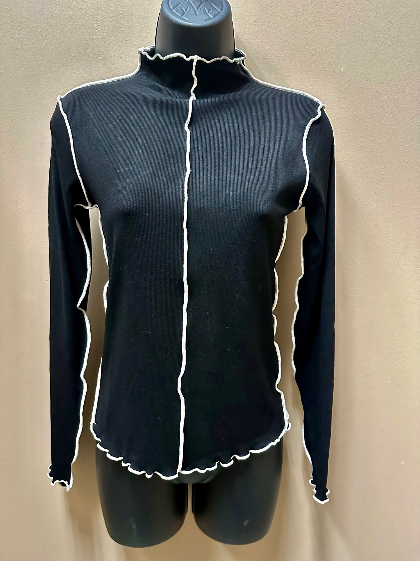 CABBAGE HEM MOCK NECK LONG SLEEVE TOP