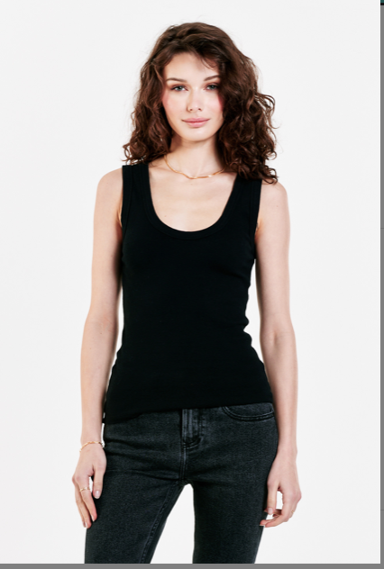 DEEP ROUND NECK FITTED TANK TOP
