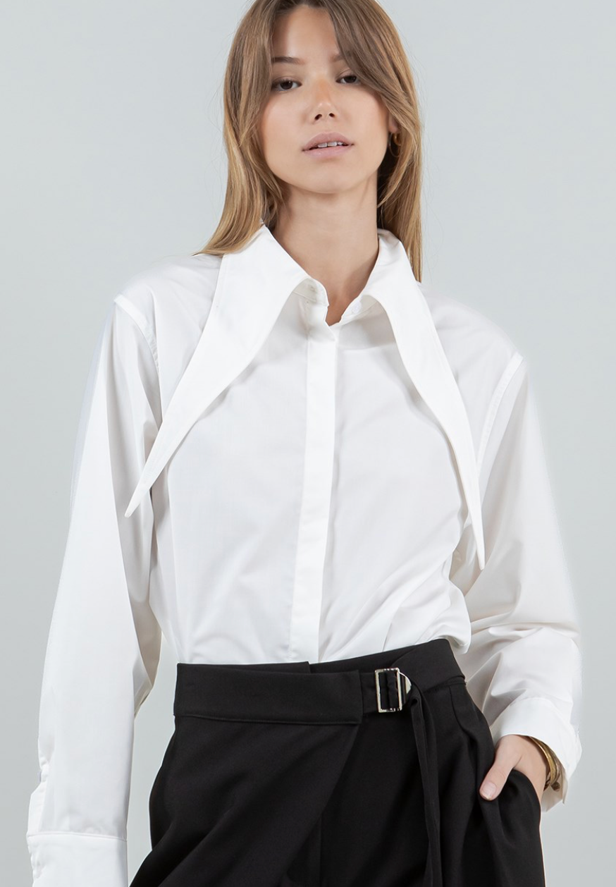 DRAMATIC LONG COLLARED POPLIN BUTTON DOWN SHIRT
