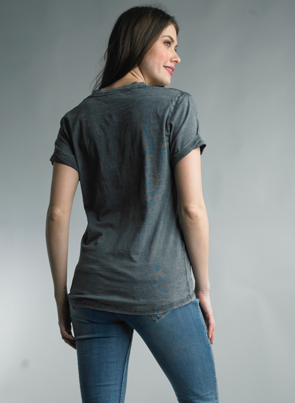 SHORT SLEEVE V-NECK T-SHIRT