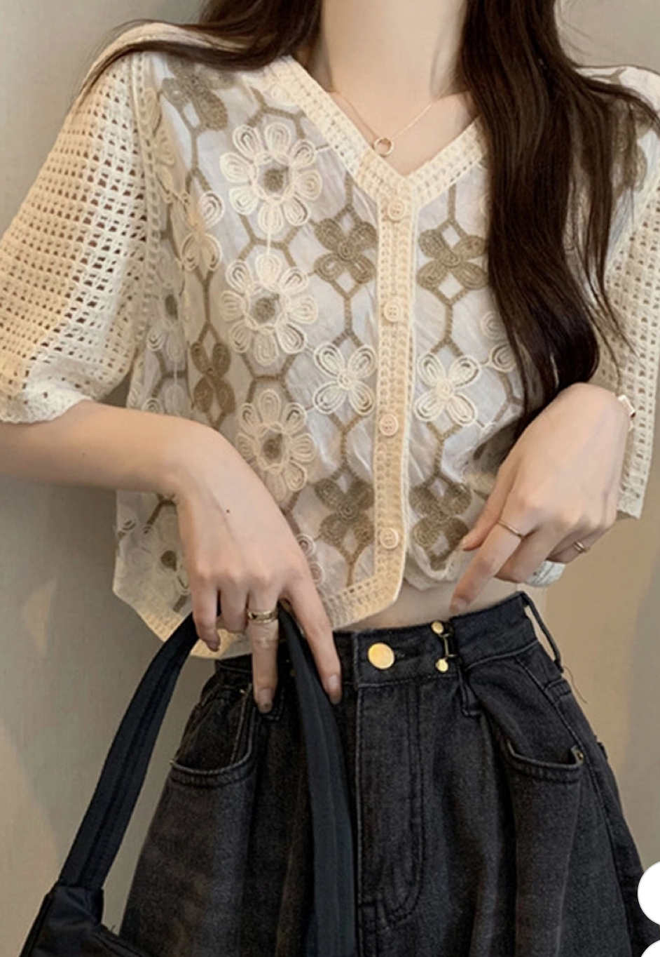 FLORAL SHORT SLEEVE BUTTON FRONT CROCHET TOP