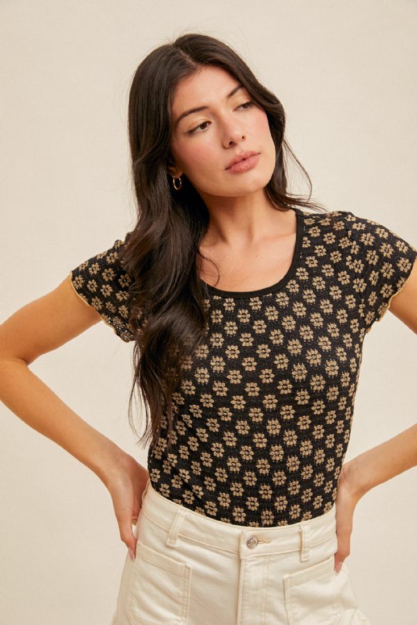 SHORT SLEEVE LACE CABBAGE HEM TEE