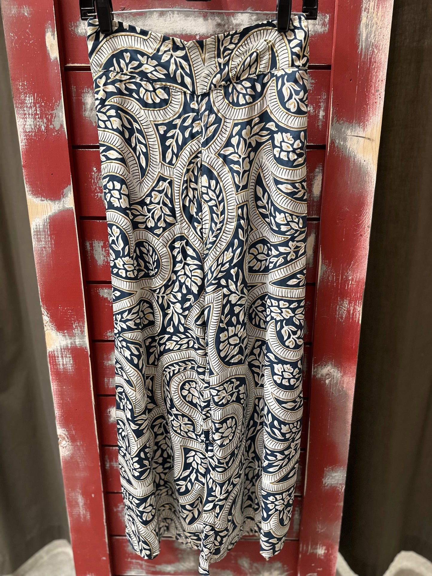 METALLIC PRINT PULL ON PANT