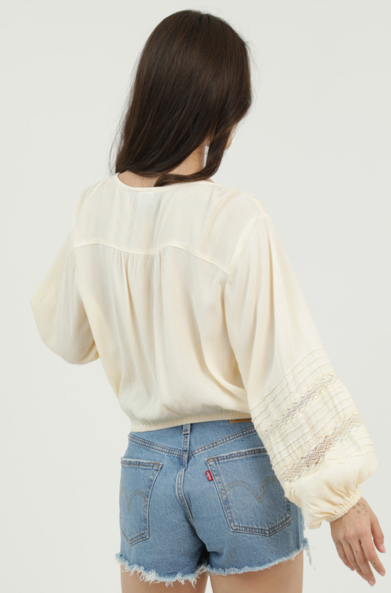LONG SLEEVE BUTTON FRONT PINTUCK TOP