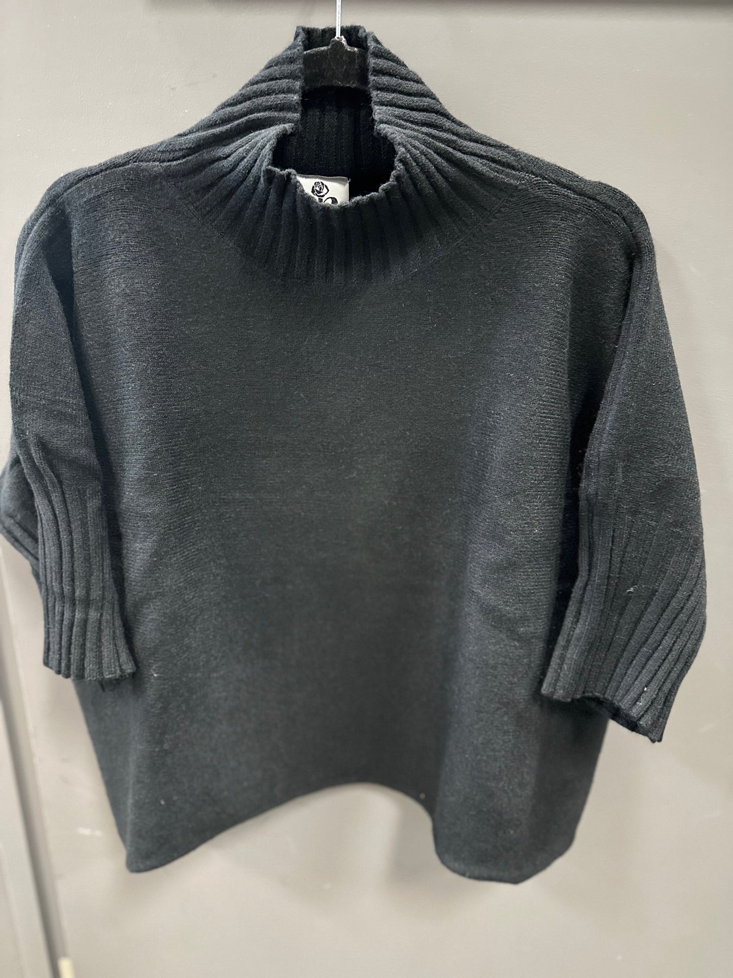 MOCK NECK 3/4 SLEEVE SWEATER