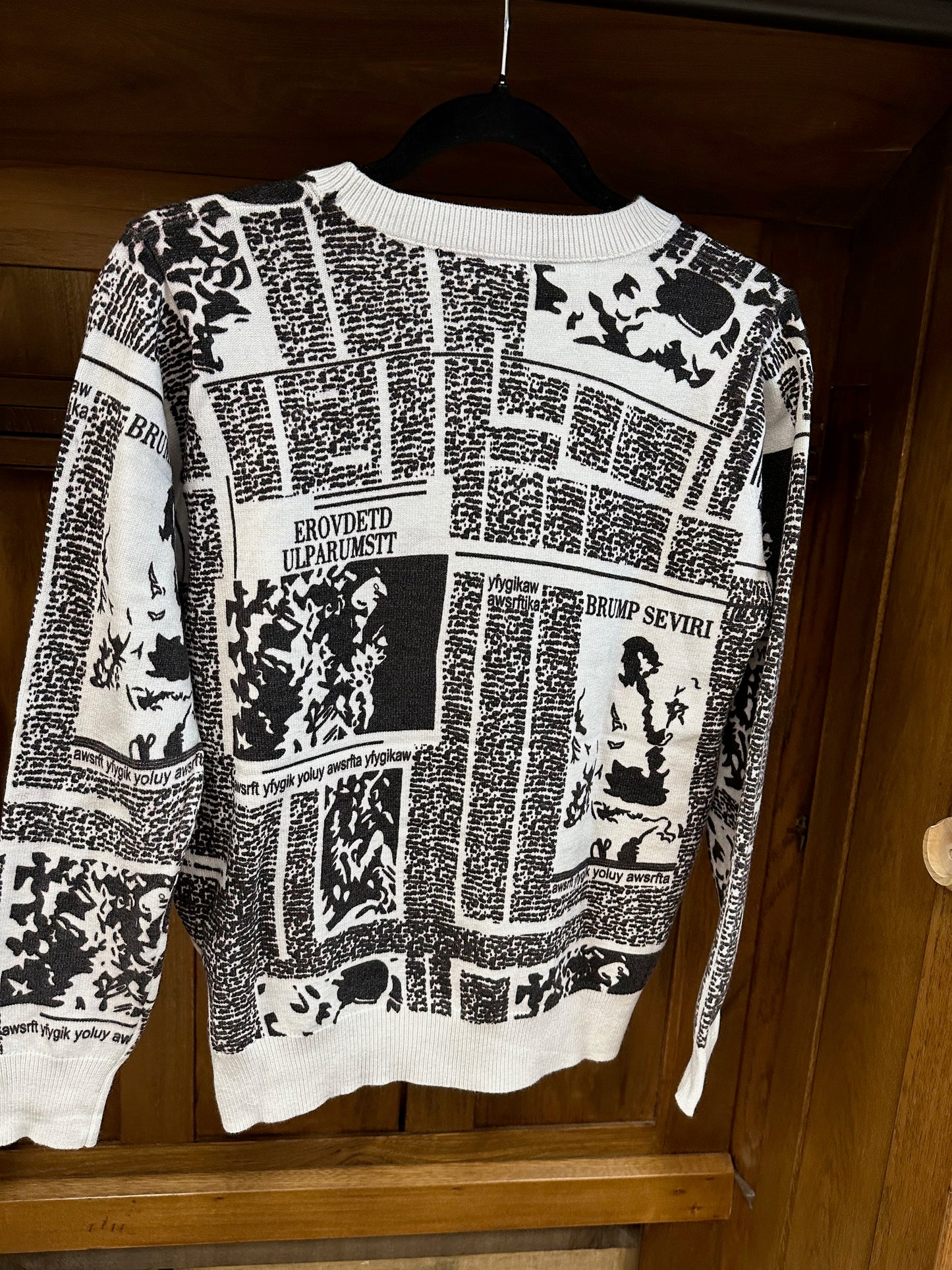 NEWSPAPER PRINT KNIT SWEATER