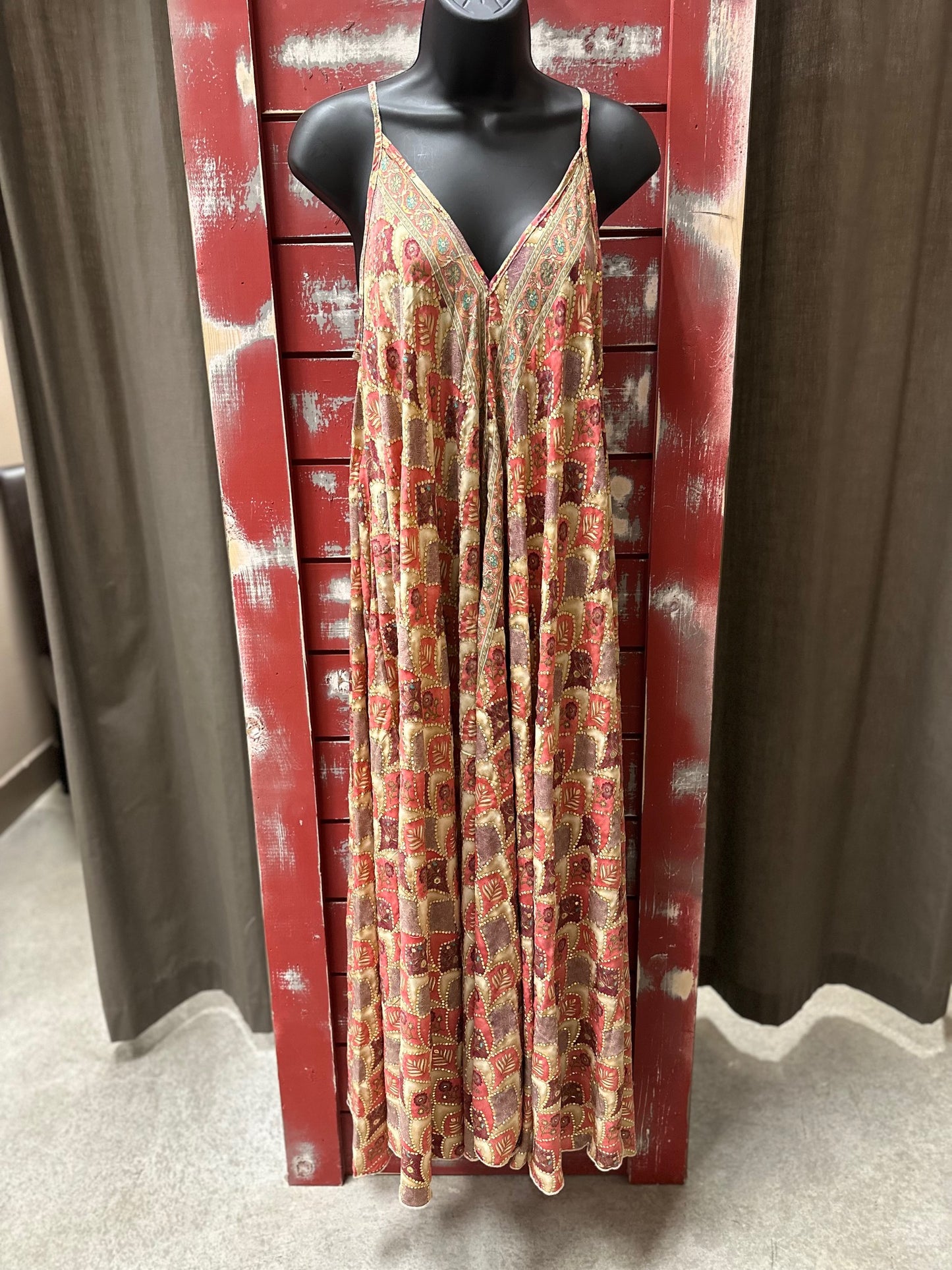 SALMA V MAXI DRESS