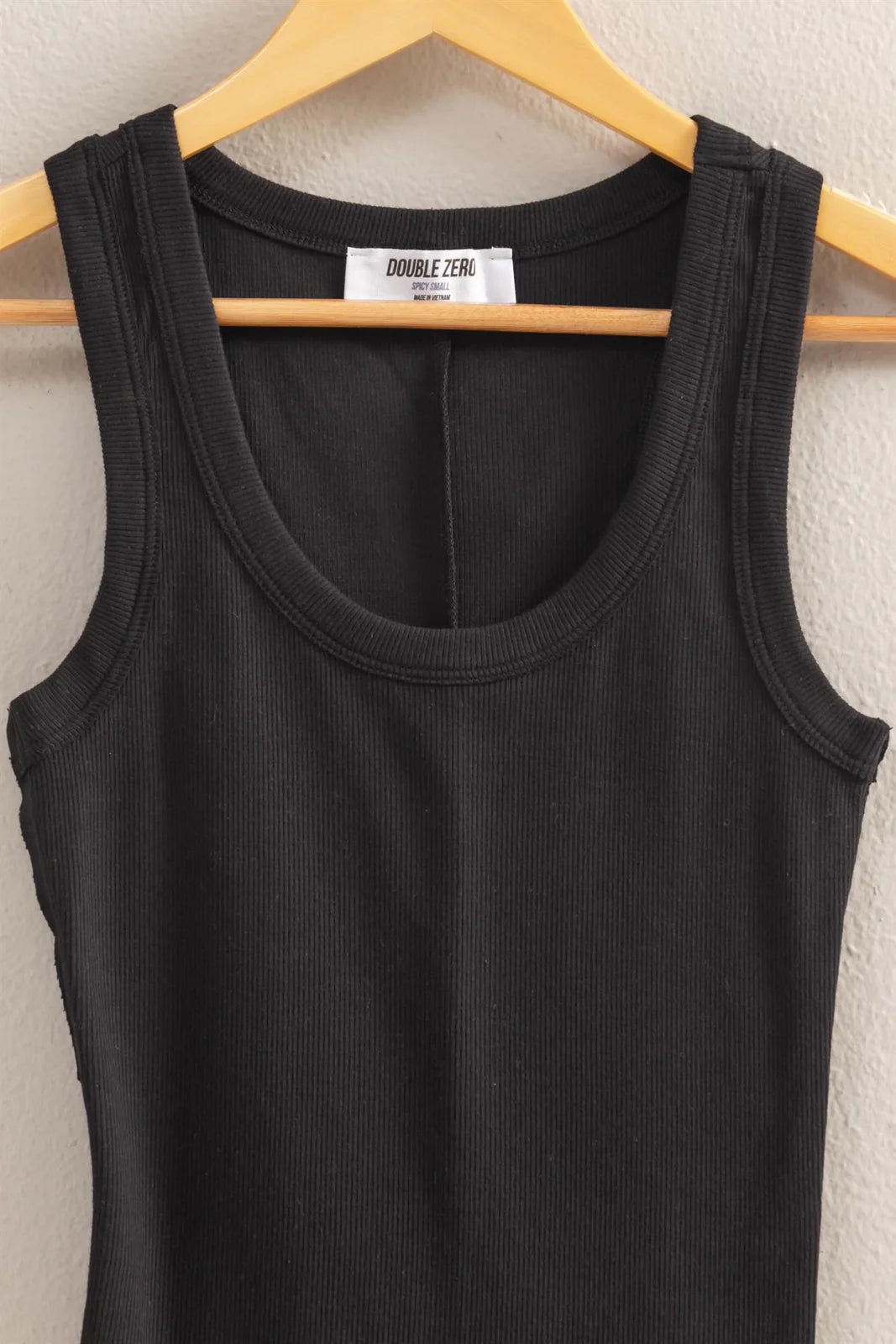 SCOOP NECK RIBBED TANK TOP