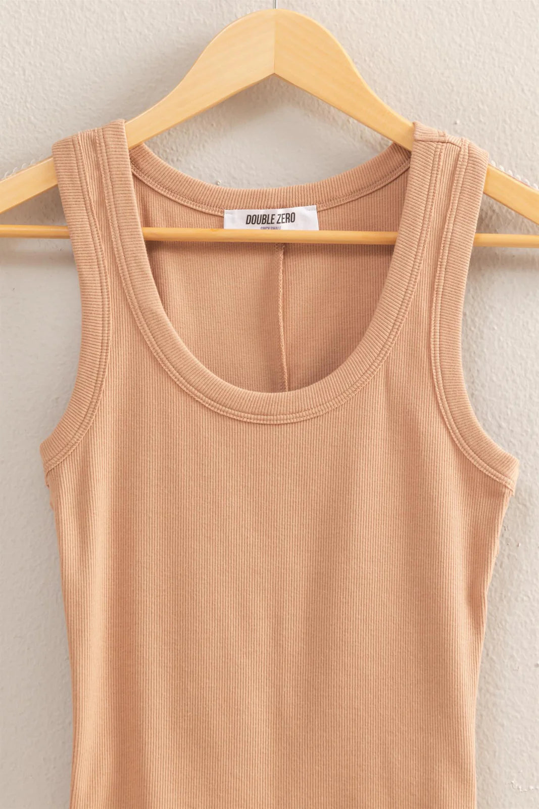 SCOOP NECK RIBBED TANK TOP
