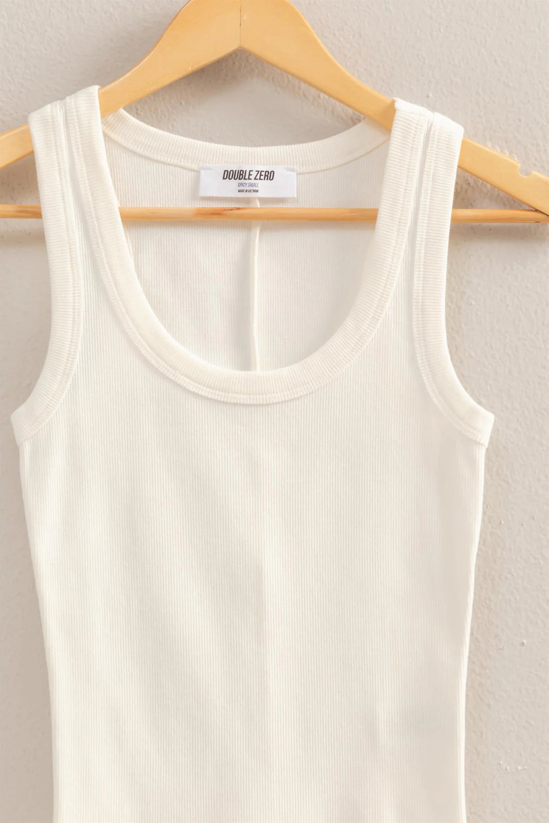 SCOOP NECK RIBBED TANK TOP