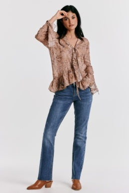 SLIM STRAIGHT DESTRUCTED FRAYED HEM POCKET DETAIL