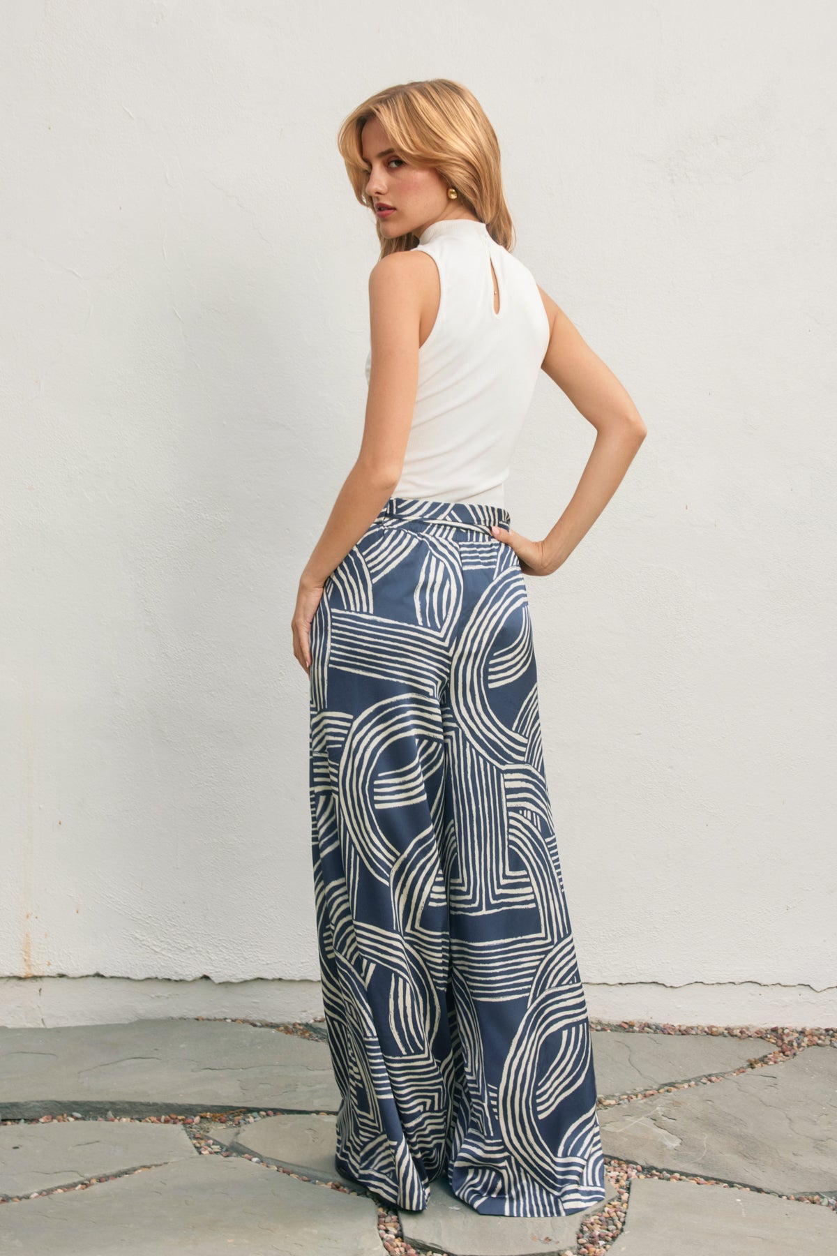 MONOCHROME MOTION LOOPED BELT PANTS