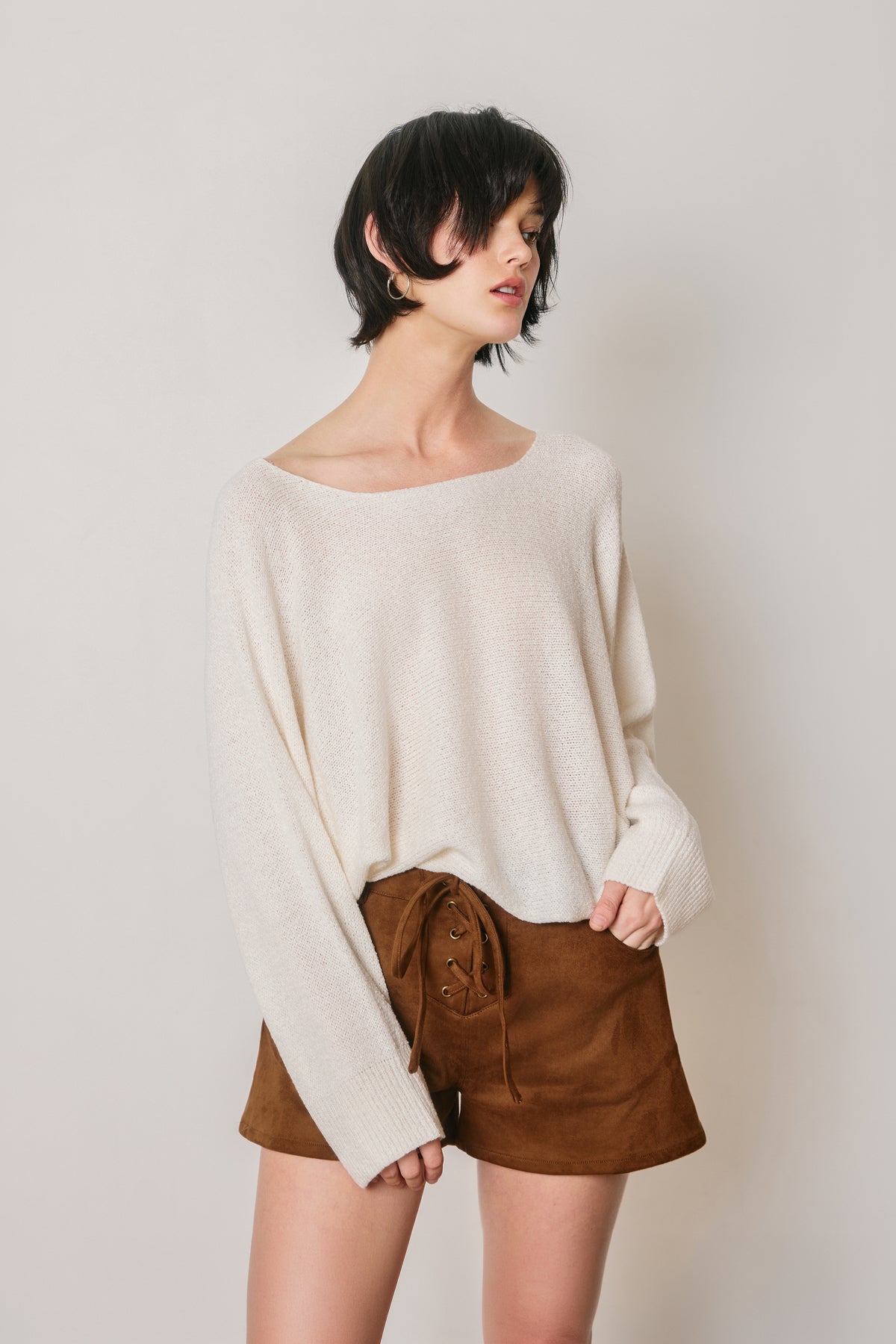 LIGHT KNIT BATWING BOAT NECK TOP