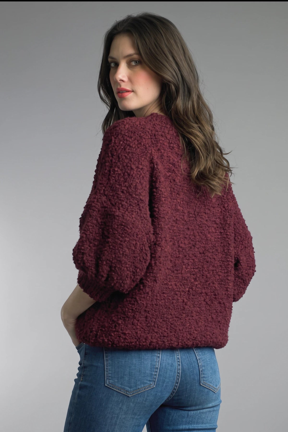 ROUND NECK SWEATER