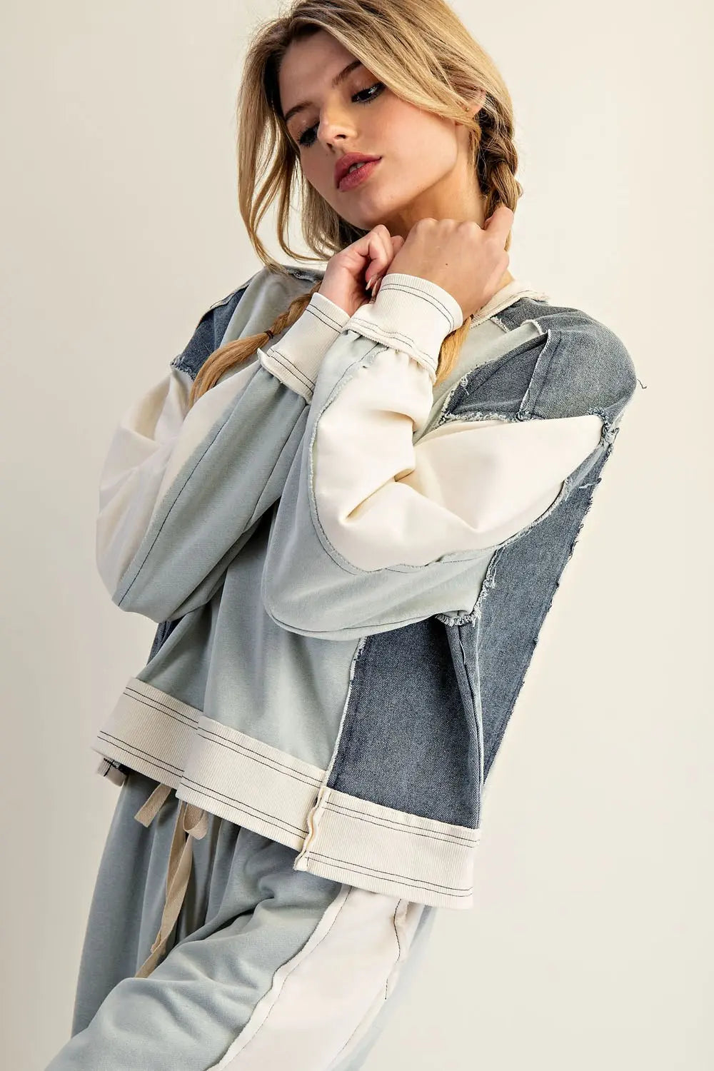 FRAYED COLOR BLOCK LONG SLEEVE PULLOVER