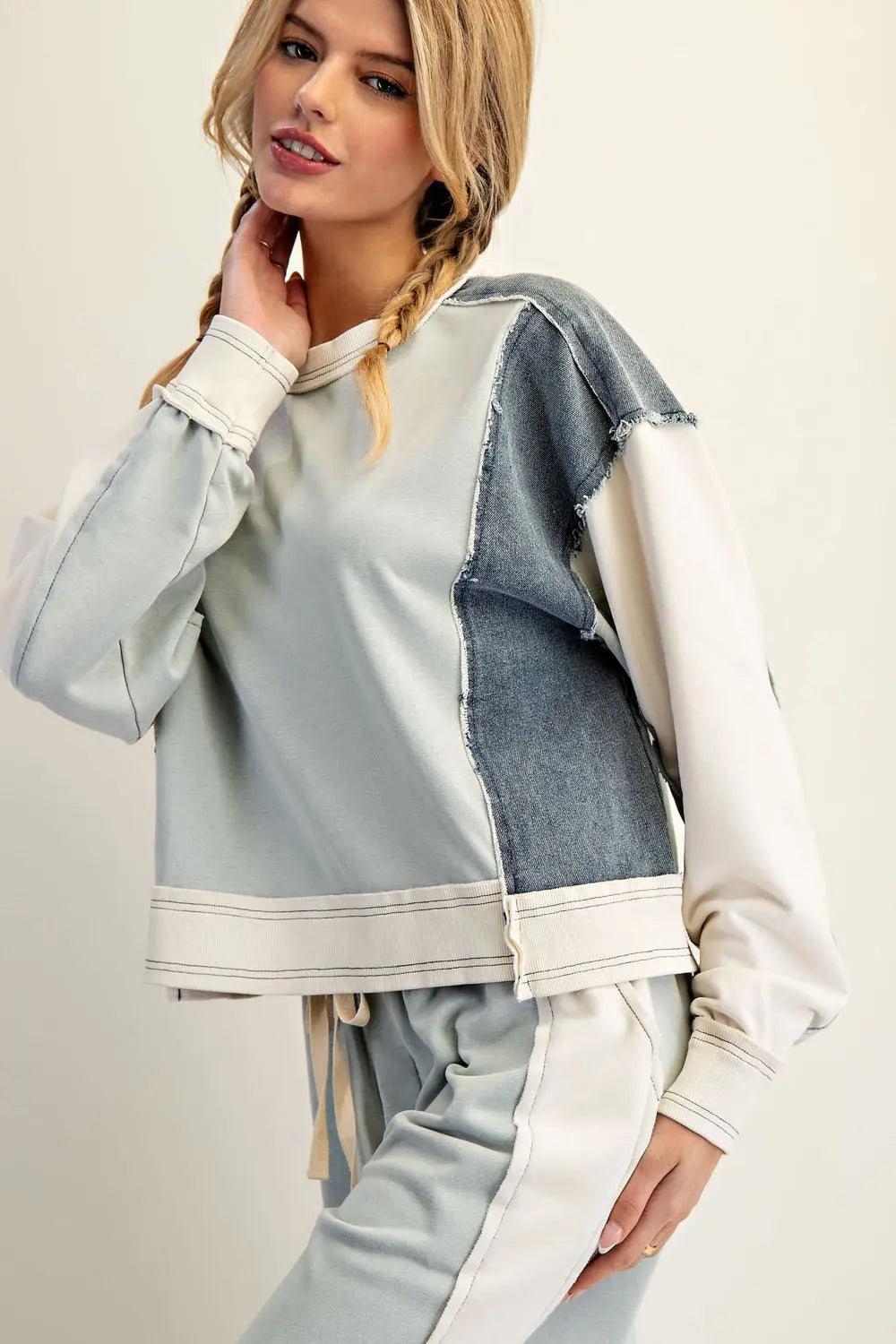 FRAYED COLOR BLOCK LONG SLEEVE PULLOVER