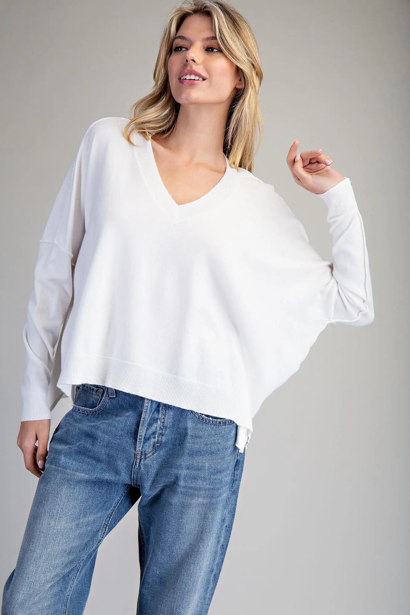 LONG SLEEVE V NECK KNIT TOP