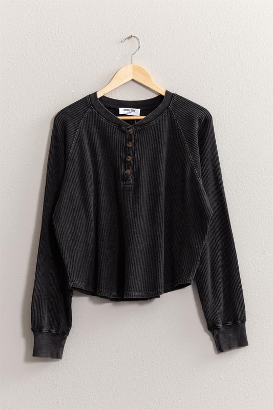 WAFFLE KNIT QUARTER BUTTON DOWN LONG SLEEVE TOP.