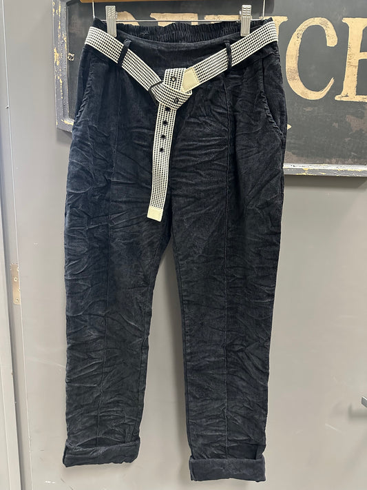 PULL ON PINTUCK  PANT WITH FRONT AND BACK POCKETS