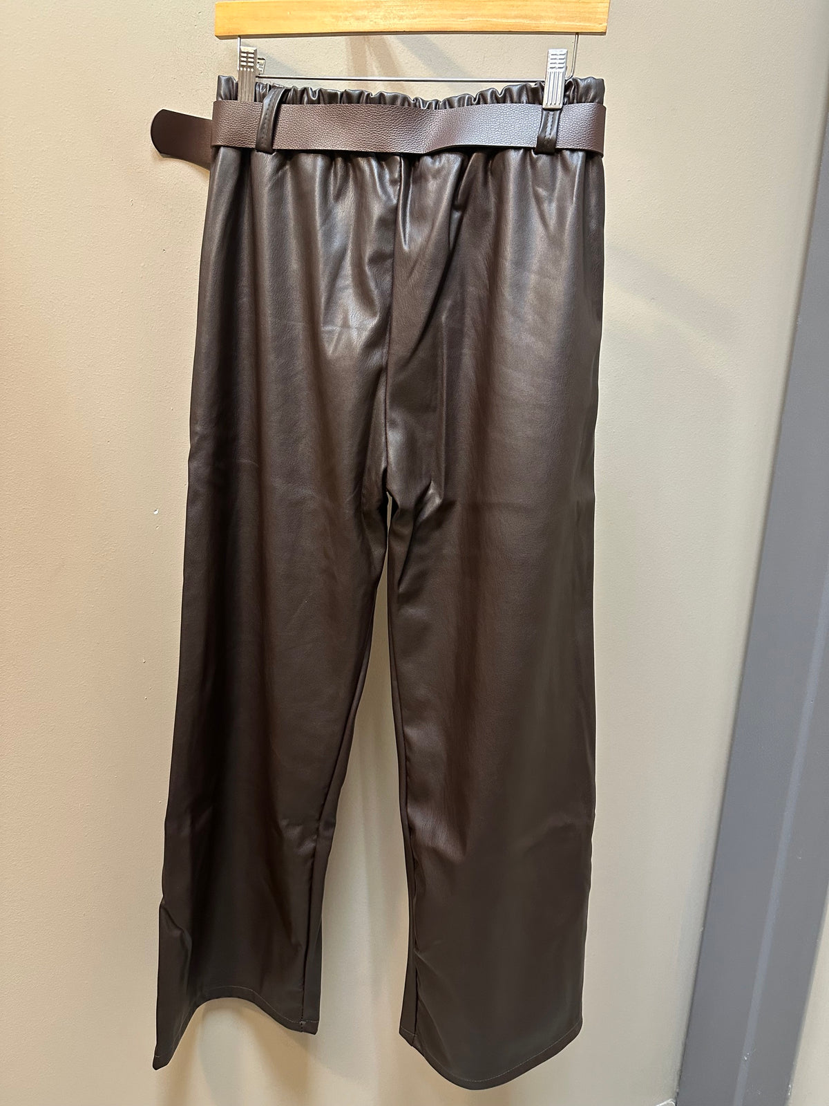 FAUX LEATHER ELASTIC WAIST PANT WITH BELT
