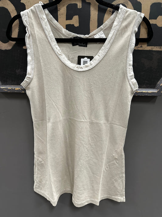 TANK TOP WITH DETAILED EDGING