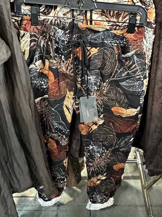 PRINTED CRINKLE PULL ON PANT TIE JOGGER