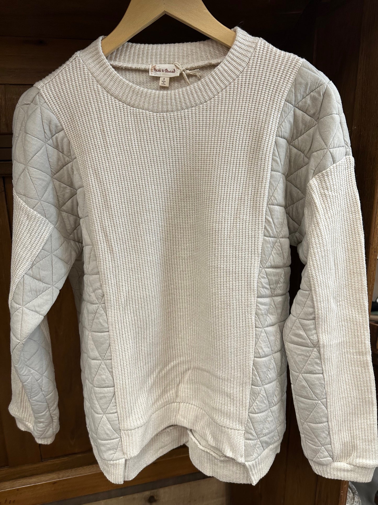 MIXED FABRIC CREW NECK TOP