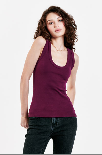 DEEP ROUND NECK FITTED TANK TOP