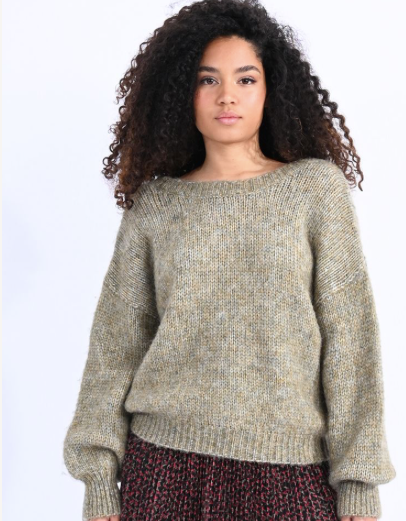 CREW NECK KNITTED SWEATER W/ V-NECK DETAILED BACK