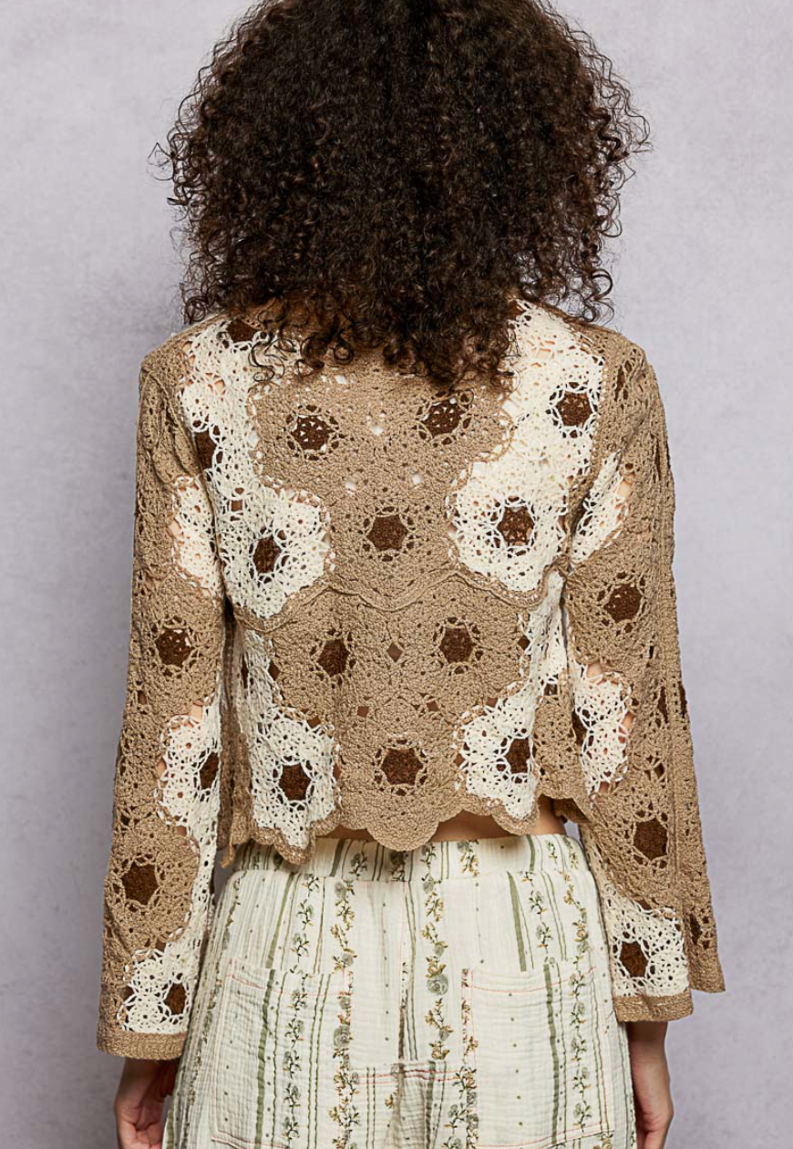 RELAXED CROCHET TOP W/ FLORAL WAVE & BEADED DETAIL