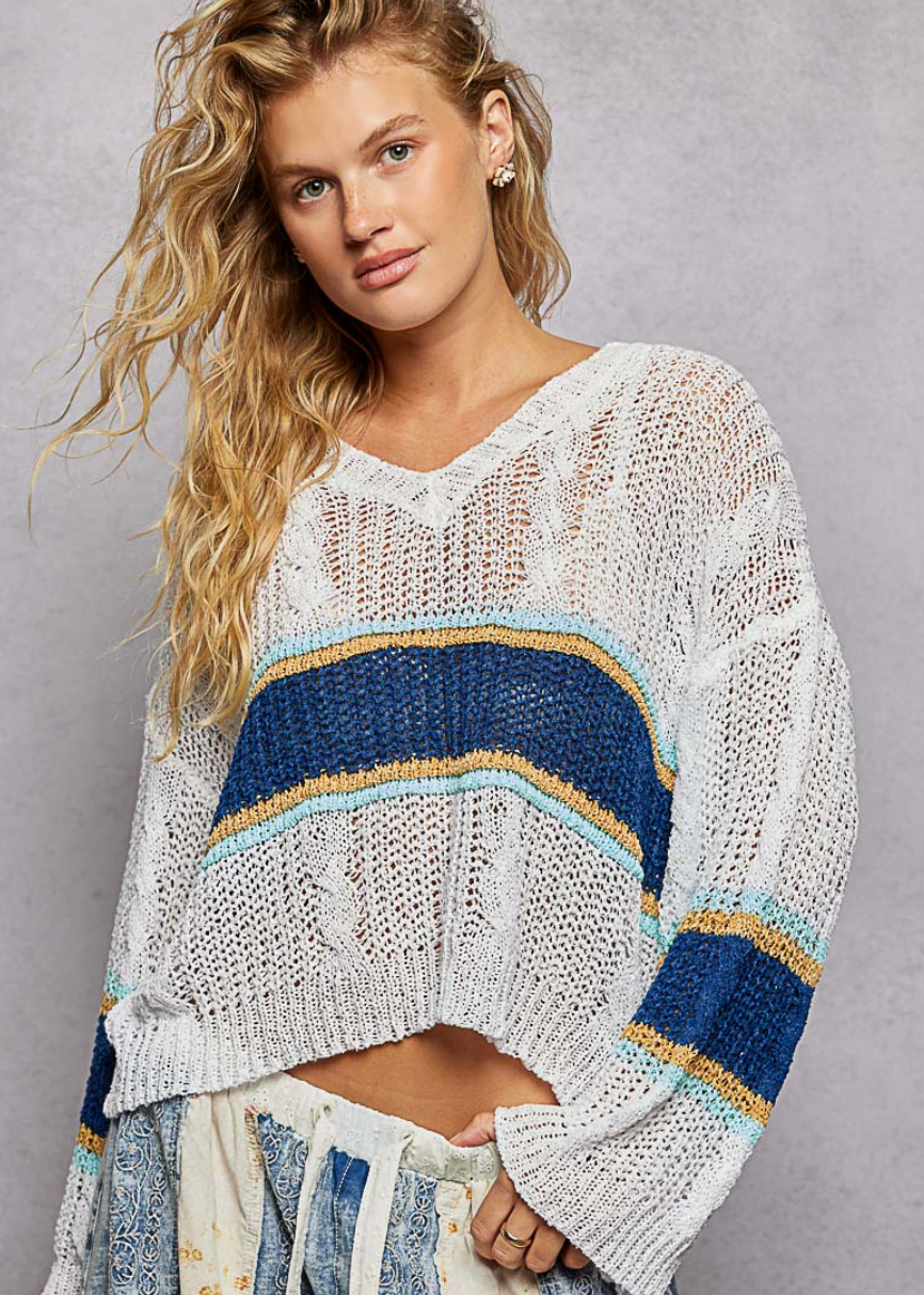 V-NECK STRAIGHT SLEEVE CABLE KNIT SWEATER