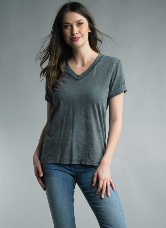 SHORT SLEEVE V-NECK T-SHIRT