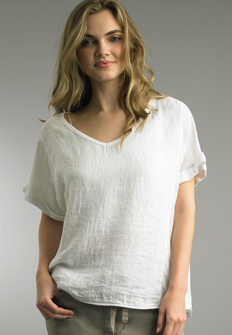 V-NECK LINEN TOP