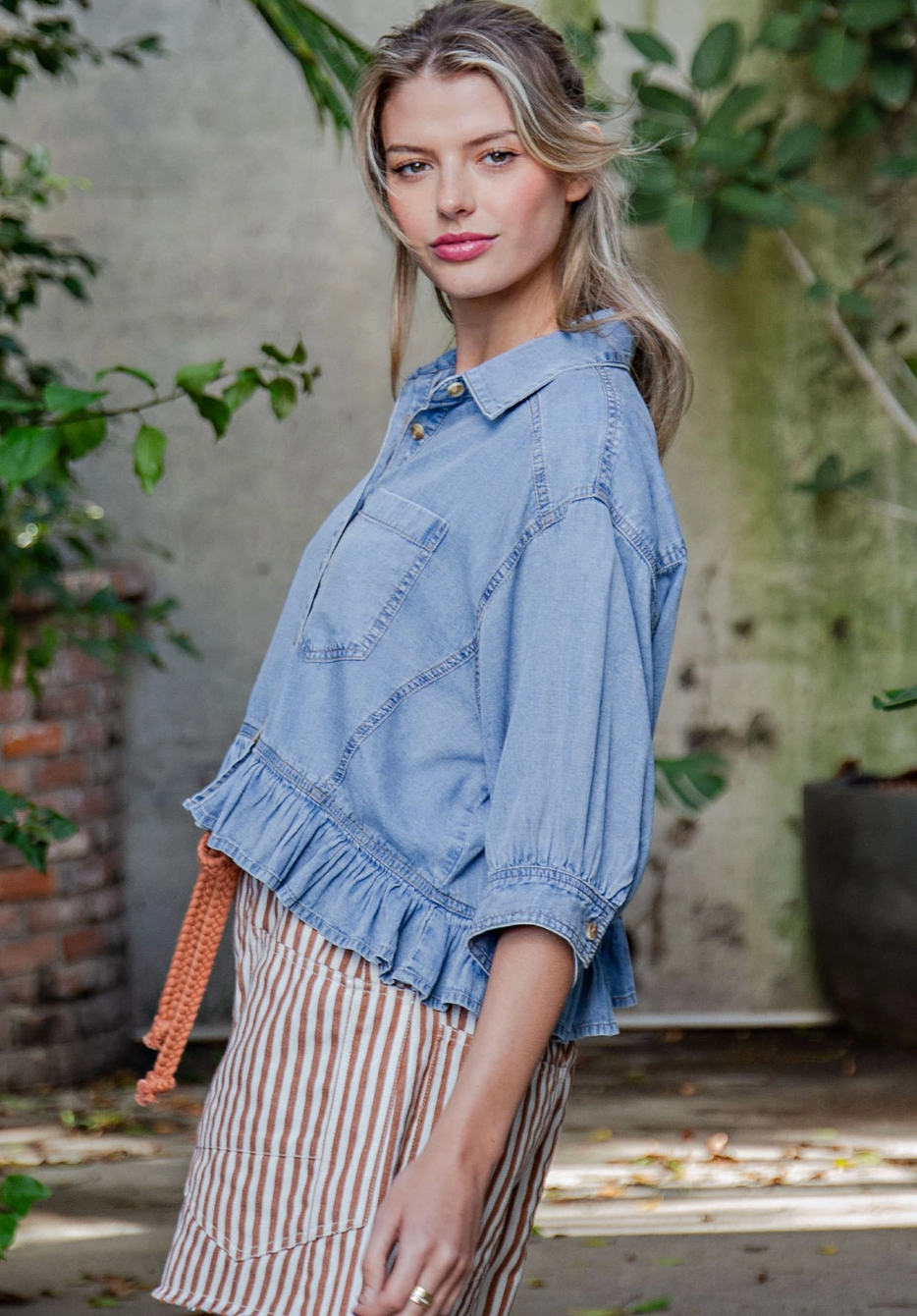 DENIM BUTTON DOWN TOP