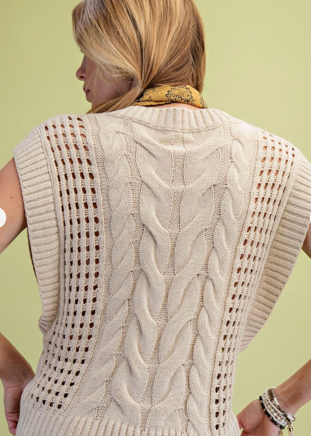 KNITTED SWEATER VEST