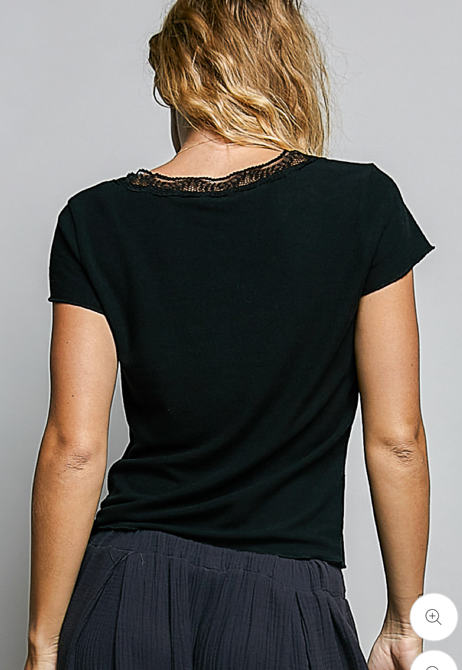 ROUND NECK SHORT SLEEVE LACE NECKLINE SOLID RIB TOP