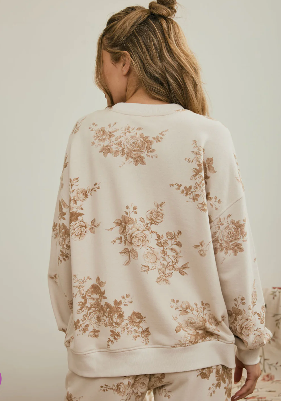 CREW NECKLINE LONG SLEEVES DROP SHOULDER RIBBED CUFFS AND HEM