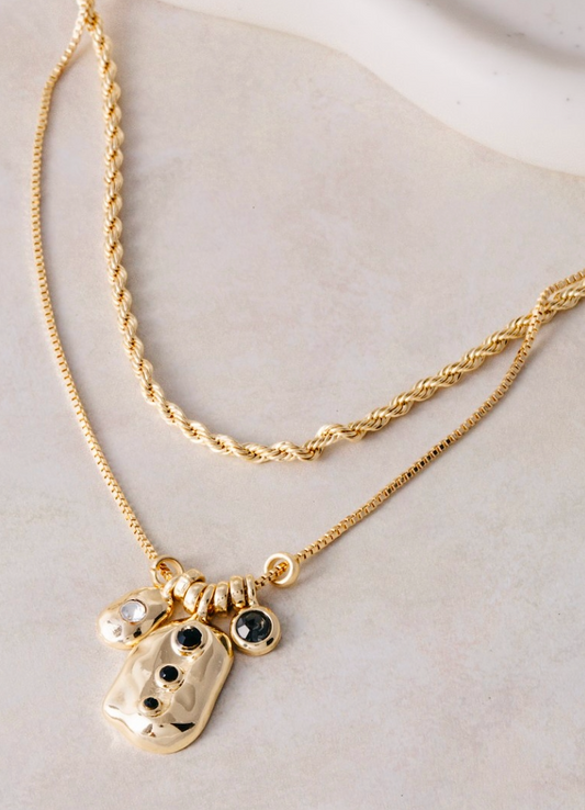 HAMMERED CHARM PENDANT DOUBLE LAYER ROPE AND BOX CAHIN NECKLACE