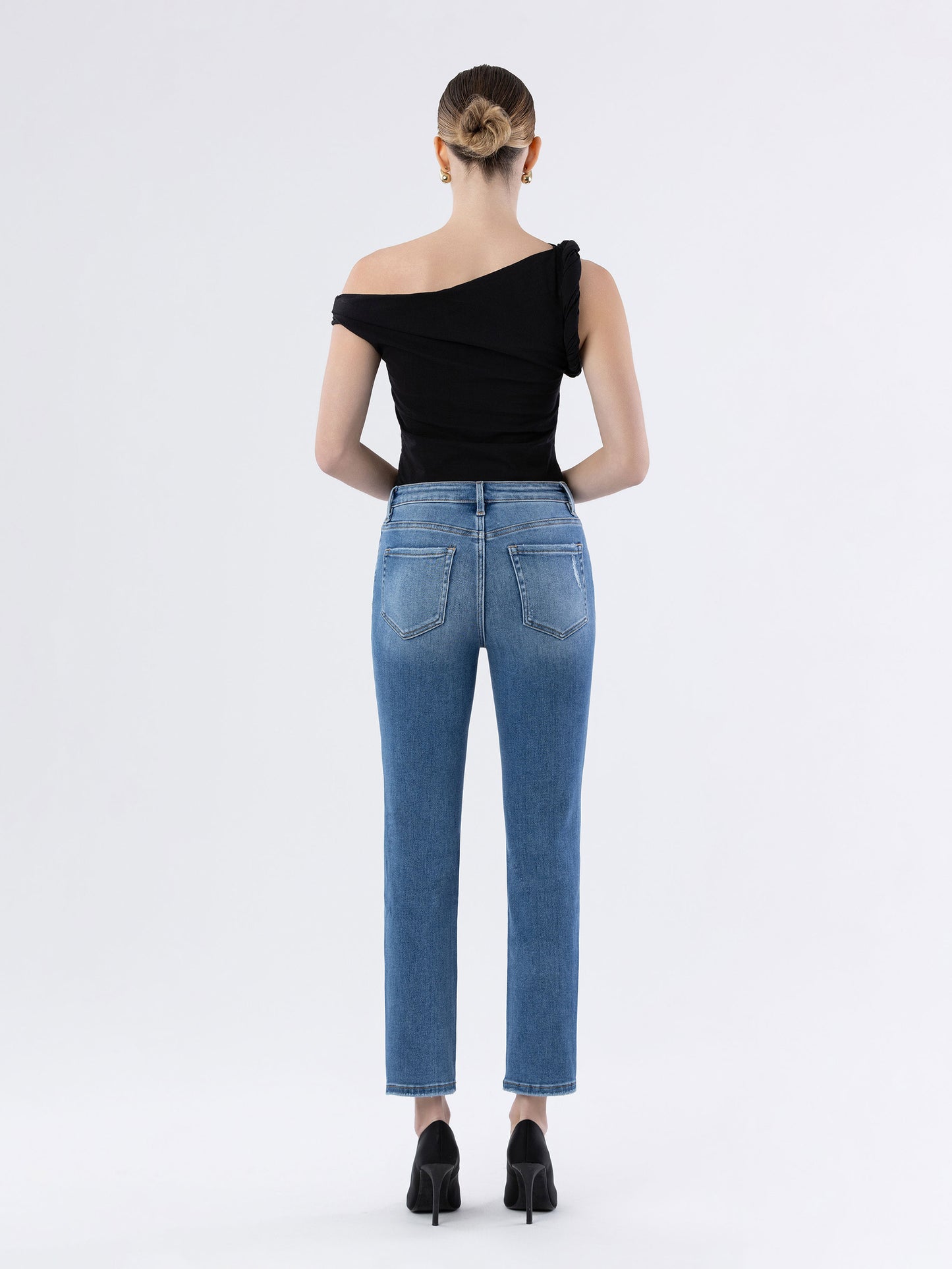 HISE RISE SLIM STRAIGHT DENIM JEAN
