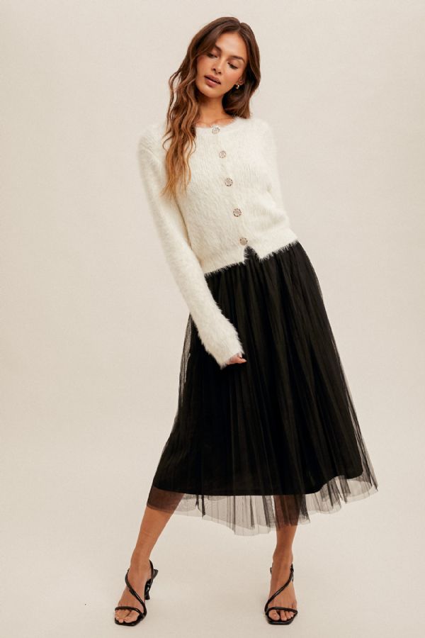 LAYERED MESH PLEATED SKIRT