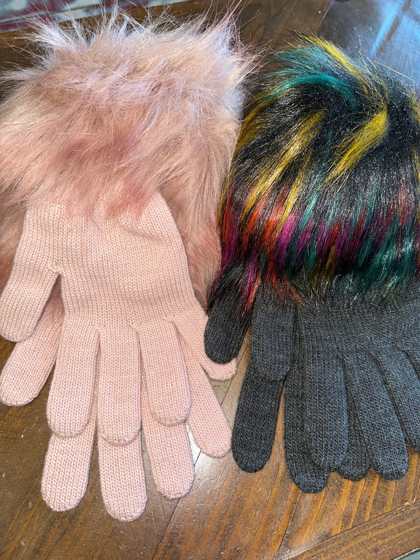 KNITTED GLOVES WITH FAUX FUR