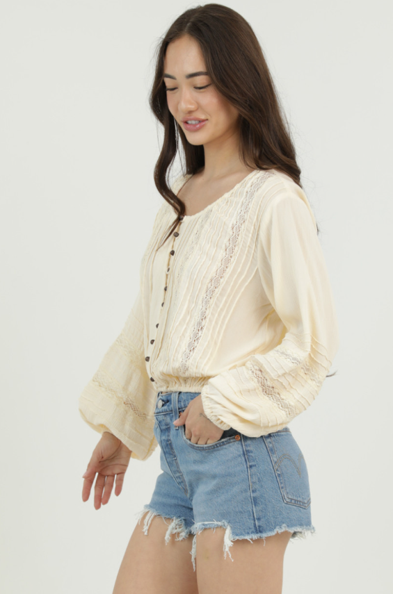 LONG SLEEVE BUTTON FRONT PINTUCK TOP
